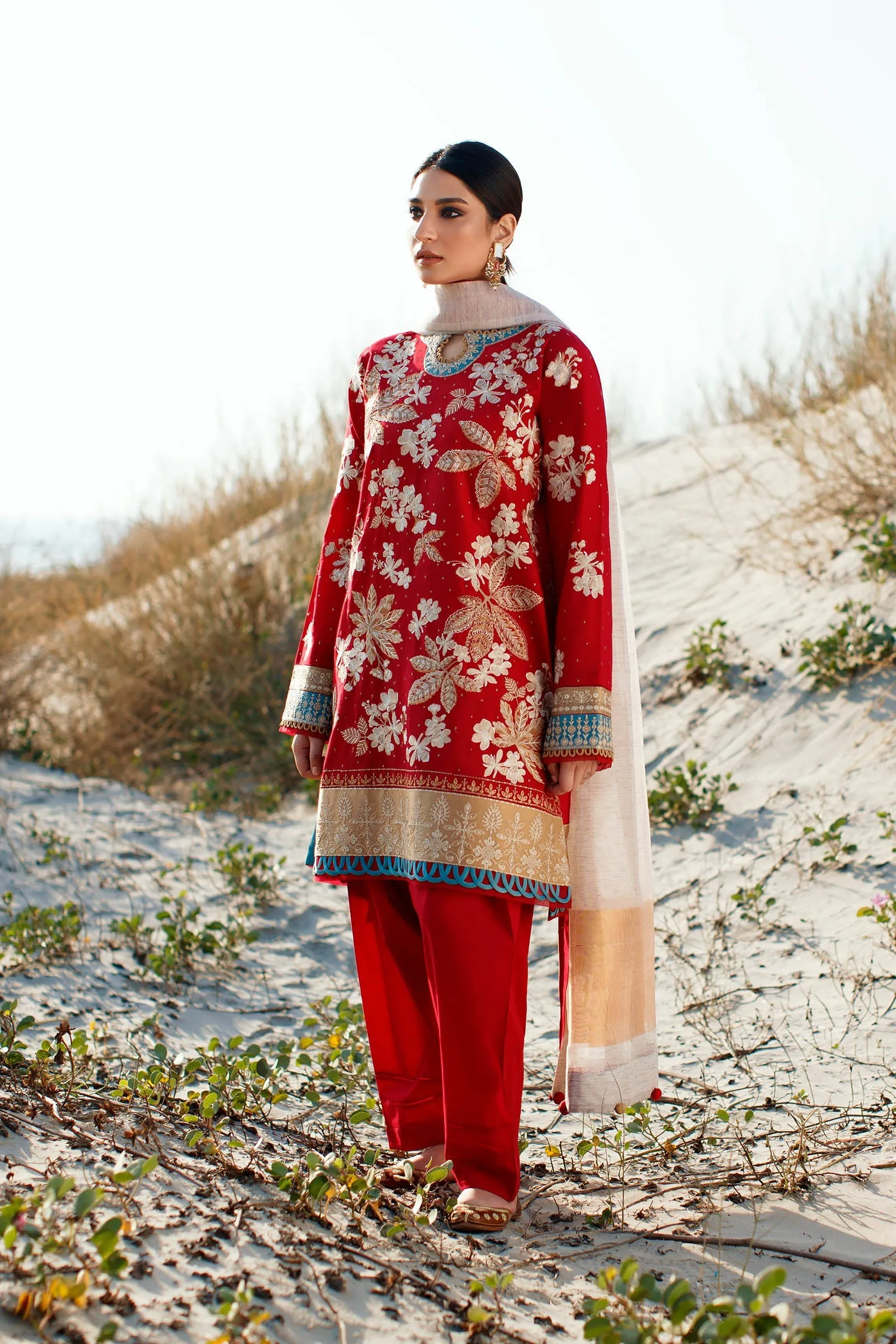 Zaha by Khadijah Shah Lawn Collection 2022 – FARIBA (ZL22-11 A)